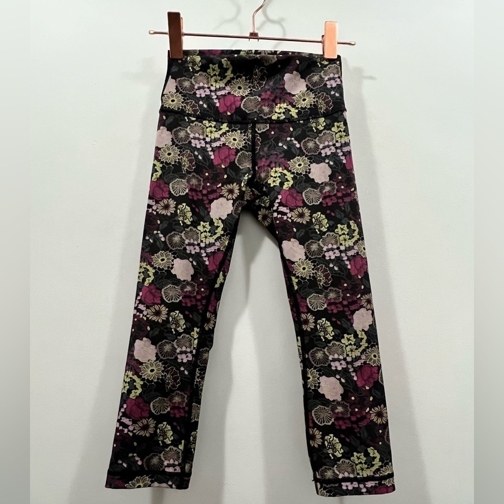 LULULEMON Wunder Under Crop Mid-Rise 21" Fluorolace Multi - Picture 5 of 8